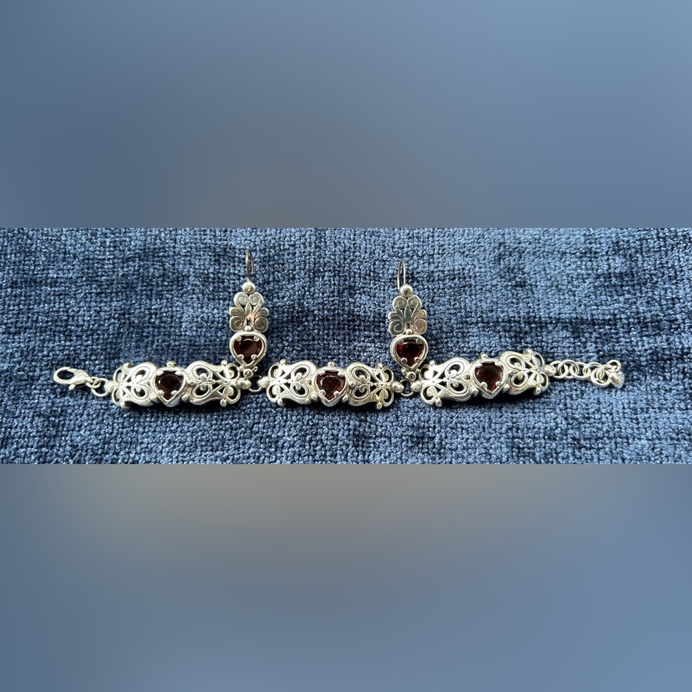 Bright Bracelet and Earrings Set
